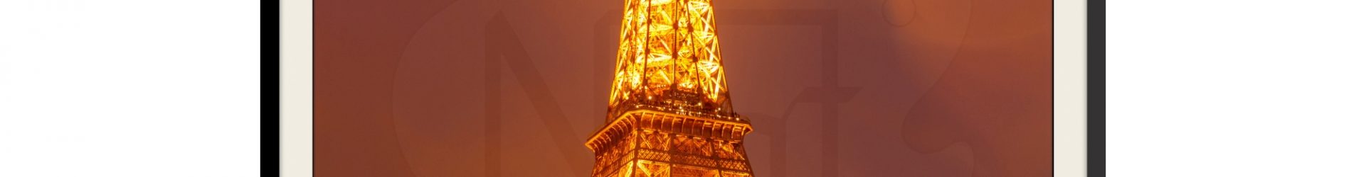 Turnul Eiffel peste Sena